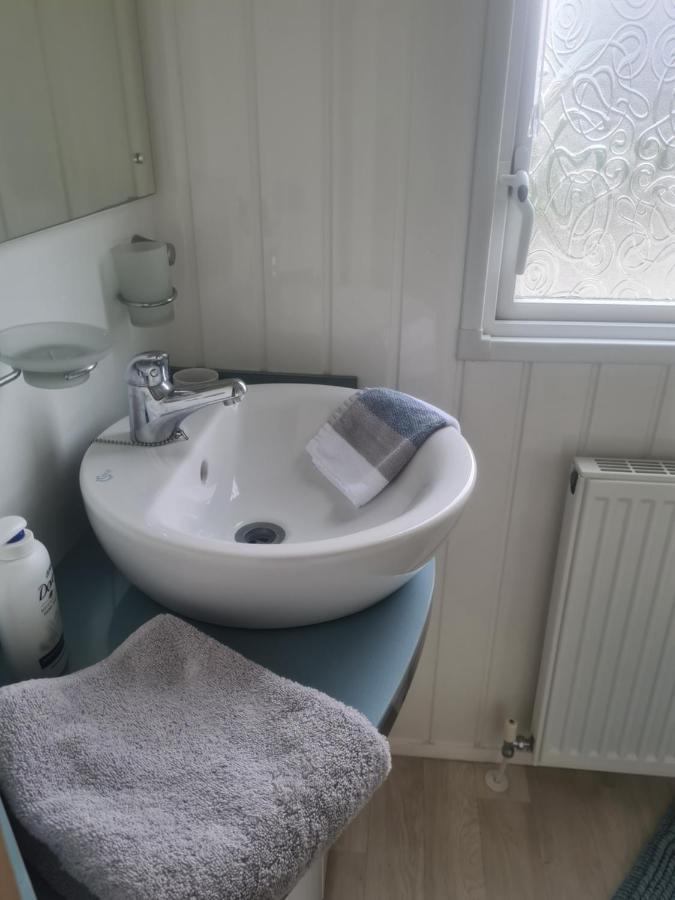Beautiful 2 Bedroom Caravan, Holiday Park Tenby Saint Florence 外观 照片