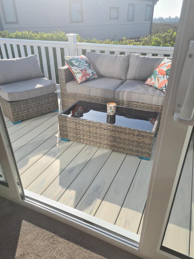 Beautiful 2 Bedroom Caravan, Holiday Park Tenby Saint Florence 外观 照片