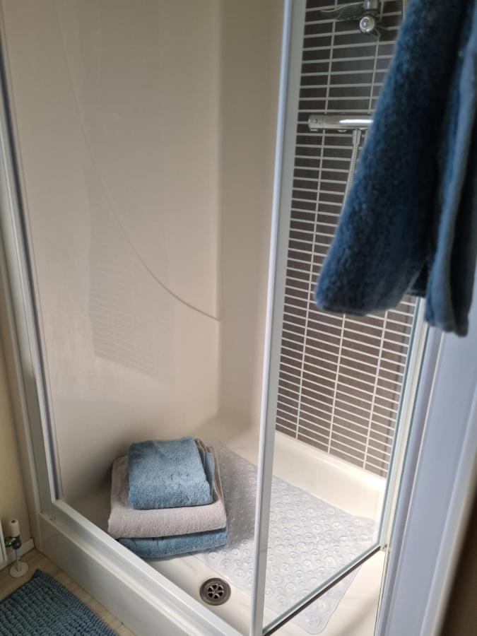 Beautiful 2 Bedroom Caravan, Holiday Park Tenby Saint Florence 外观 照片