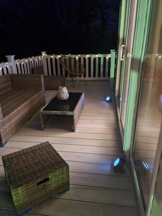 Beautiful 2 Bedroom Caravan, Holiday Park Tenby Saint Florence 外观 照片