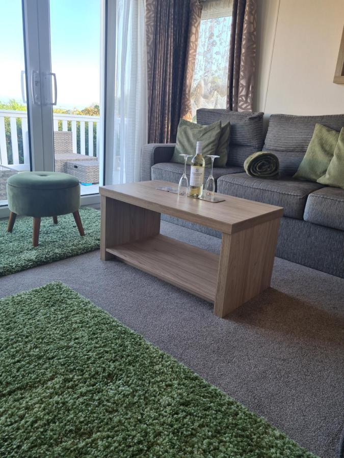 Beautiful 2 Bedroom Caravan, Holiday Park Tenby Saint Florence 外观 照片