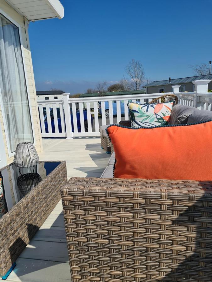 Beautiful 2 Bedroom Caravan, Holiday Park Tenby Saint Florence 外观 照片