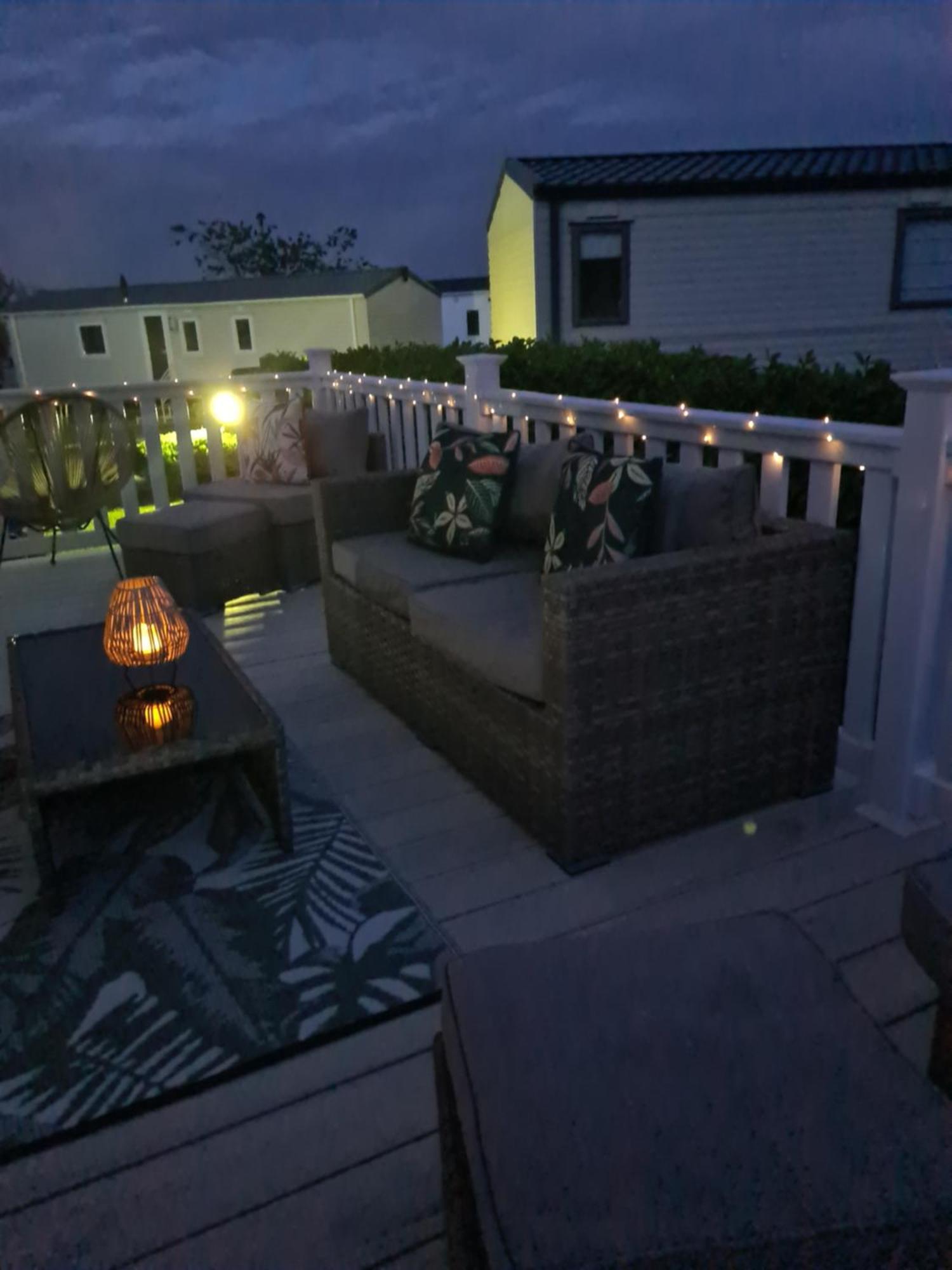Beautiful 2 Bedroom Caravan, Holiday Park Tenby Saint Florence 外观 照片