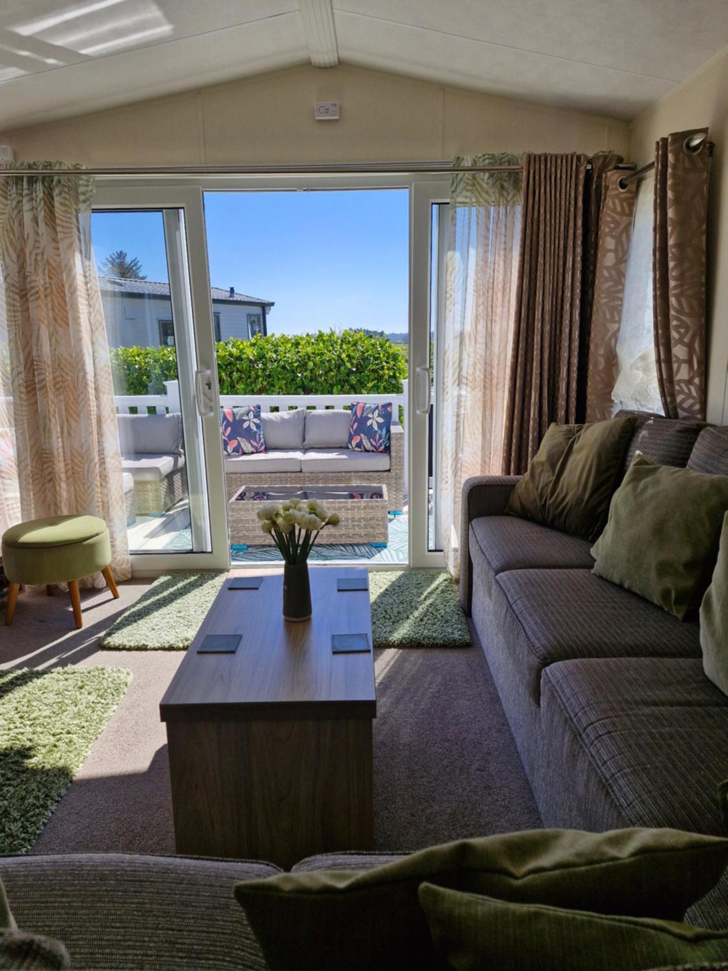 Beautiful 2 Bedroom Caravan, Holiday Park Tenby Saint Florence 外观 照片